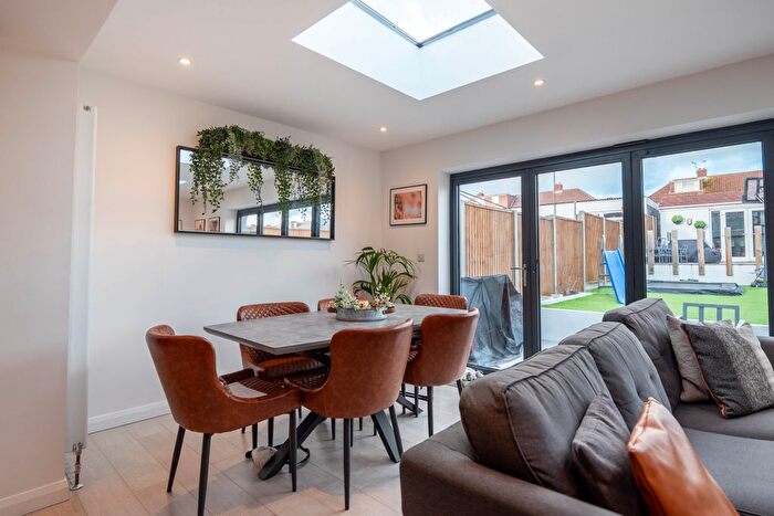 3 Bedroom Terraced House For Sale In Jubilee Avenue, Portsmouth, PO6