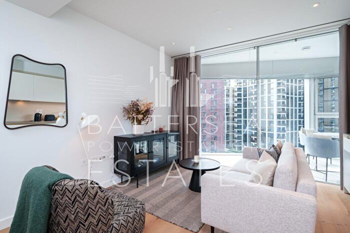 Apartment To Rent In L-, Electric Boulevard, Battersea, SW11