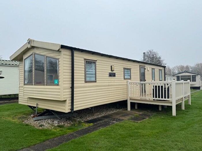 3 Bedroom Park Home For Sale In North Sea Lane, Cleethorpes, DN36