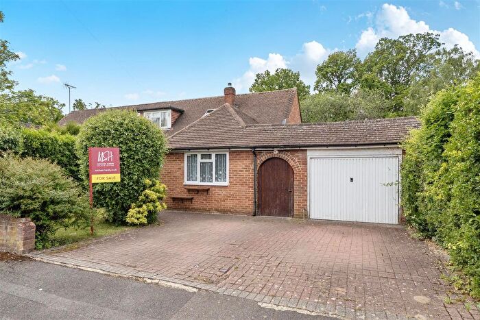 3 Bedroom Chalet For Sale In Frensham Road, Crowthorne, Berkshire, RG45
