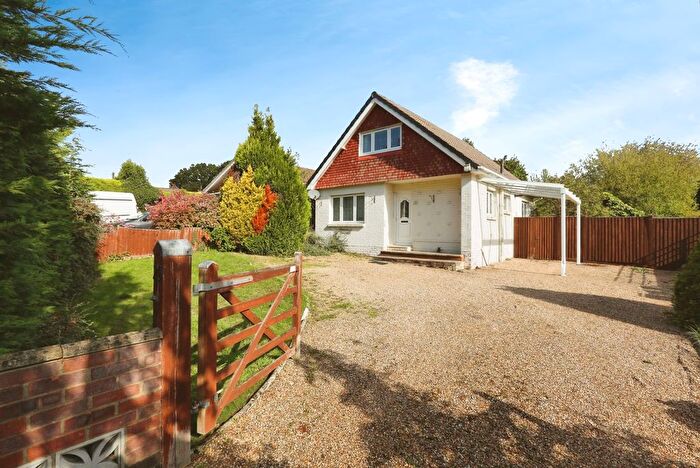 3 Bedroom Bungalow For Sale In Peters Road, Locks Heath, Southampton, Hampshire, SO31