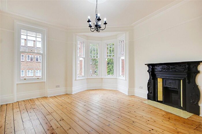 3 Bedroom Apartment For Sale In Muswell Hill Broadway, London, N10