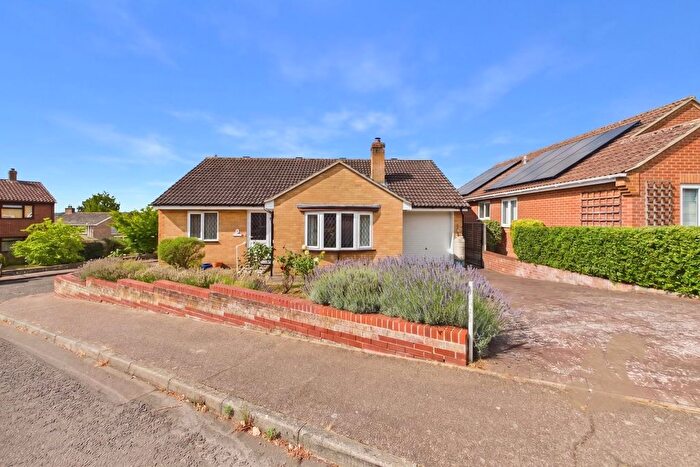 2 Bedroom Detached Bungalow For Sale In Grosvenor Road, Sudbury, CO10