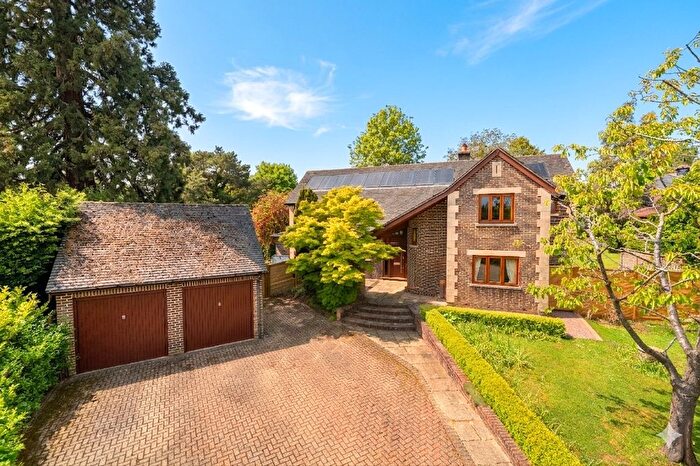 5 Bedroom Detached House For Sale In Wildgoose Drive, Horsham, RH12