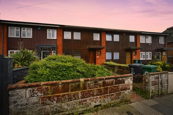 3 Bedroom Terraced House For Sale In The Broadway, Brighton, BN2