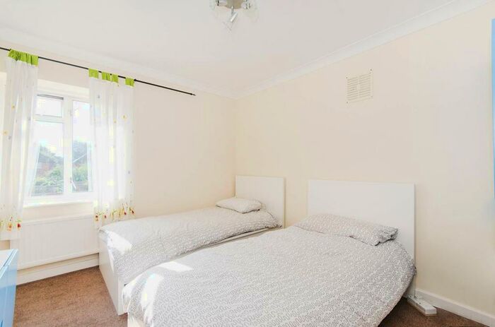 3 Bedroom House To Rent In Brackenbridge Drive, Ruislip Manor, Ruislip, HA4