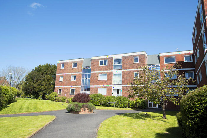 2 Bedroom Flat For Sale In Crescent Way, Burgess Hill, West Sussex, RH15