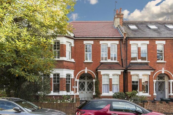 4 Bedroom Flat To Rent In Woodgrange Avenue, London, W5