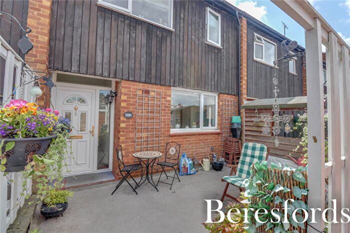 2 Bedroom Maisonette For Sale In Hutton Road, Shenfield, CM15