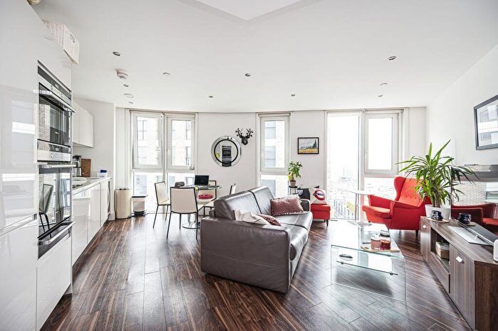 1 Bedroom Flat To Rent In Altitude Point, , Tower Hamlets, London, E1