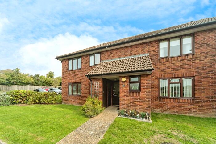 2 Bedroom Flat For Sale In Swanley Close, Eastbourne, BN23