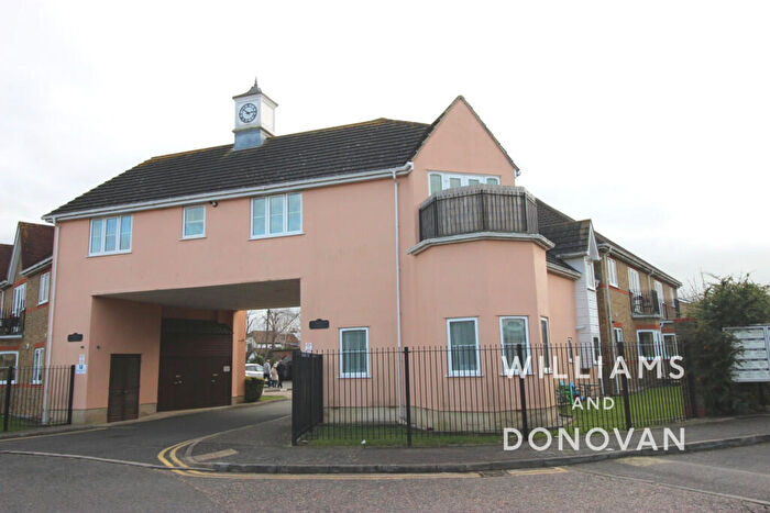 2 Bedroom Apartment To Rent In Station Approach, Hockley, SS5