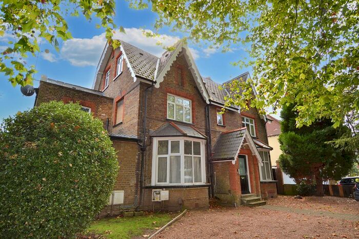 1 Bedroom Maisonette To Rent In Cromwell Road (), Teddington., TW11