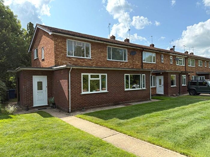 2 Bedroom Flat To Rent In Northmill, Princes Risborough, HP27