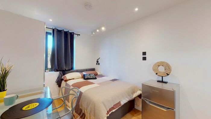 Studio To Rent In Court Way, London, W3