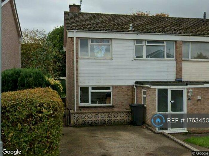 3 Bedroom End Of Terrace House To Rent In Moorfield Road, Backwell, BS48