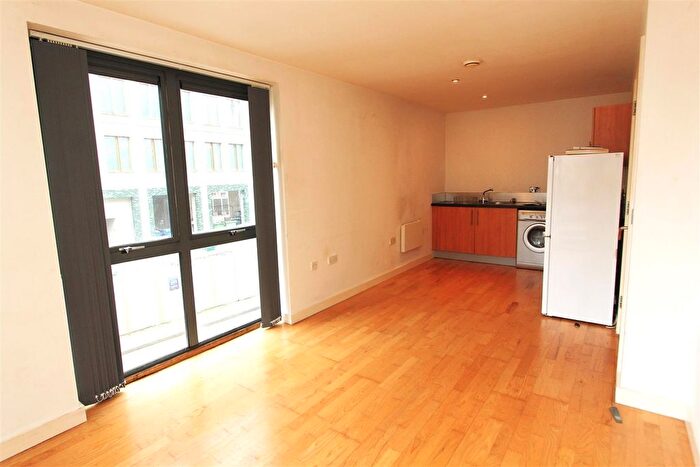 1 Bedroom Flat To Rent In Waterloo Apartments, Leeds, LS10
