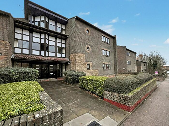 2 Bedroom Flat To Rent In Forest Glade, Langdon Hills, SS16