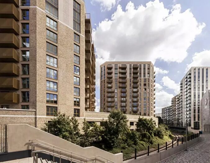 1 Bedroom Flat To Rent In Capital Interchange Way, Brentford, TW8