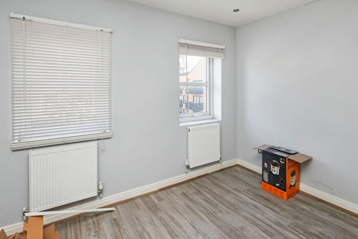 1 Bedroom Flat For Sale In Boston Road, London, W7