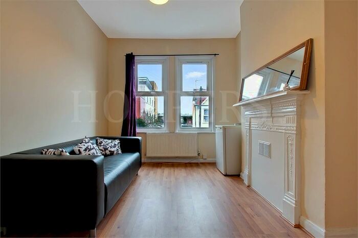 2 Bedroom Flat To Rent In Chapter Road, London, NW2