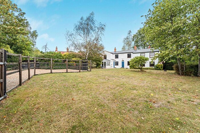 4 Bedroom Detached House For Sale In Swanbourne, Milton Keynes, Buckinghamshire, MK17