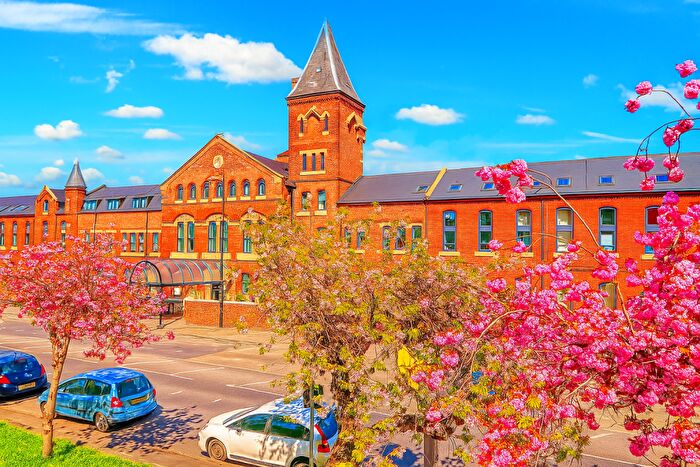 1 Bedroom Flat For Sale In New Road, Rochester, ME1