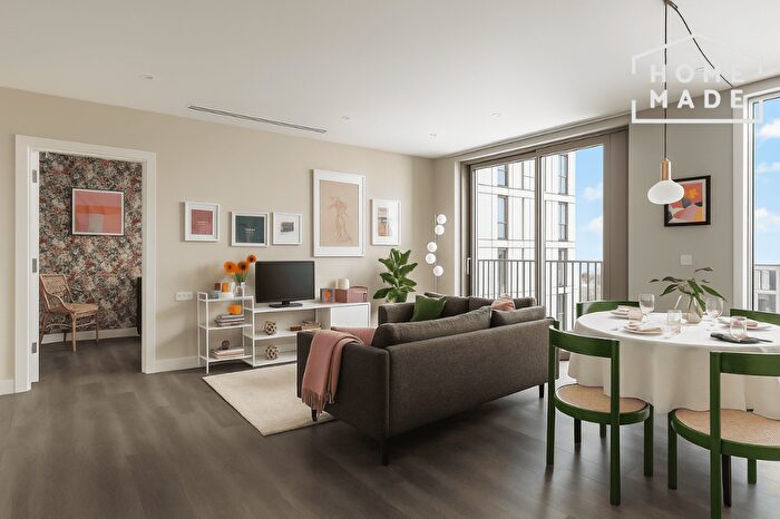 2 Bedroom Flat To Rent In Coppermaker Square, Stratford, E20