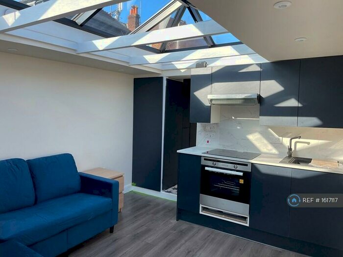 Studio To Rent In Dover Street, Canterbury, CT1