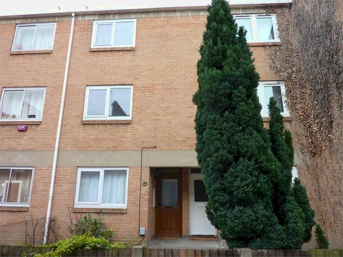 4 Bedroom Flat To Rent In Chatham Street, London, SE17