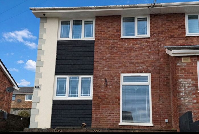 3 Bedroom Semi Detached House For Sale In Avon Close, Pontllanfraith, NP12