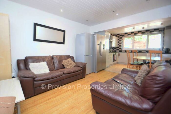 6 Bedroom Terraced House To Rent In Mayville Road, Hyde Park, Leeds, LS6