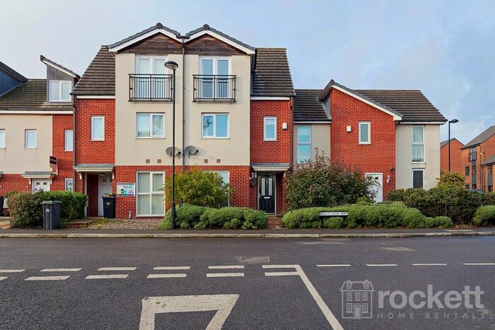 4 Bedroom Town House To Rent In Brentleigh Way, Hanley, Stoke-On-Trent ST1