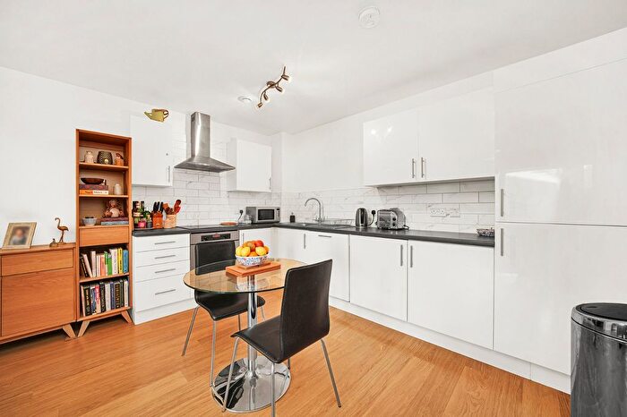 1 Bedroom Flat For Sale In Hardwicks Square, Wandsworth Park, SW18