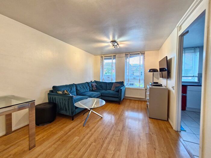 1 Bedroom Flat To Rent In Odhams Walk, London, WC2H