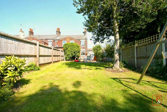 3 Bedroom End Of Terrace House To Rent In Bergholt Road, Colchester, Essex, CO4