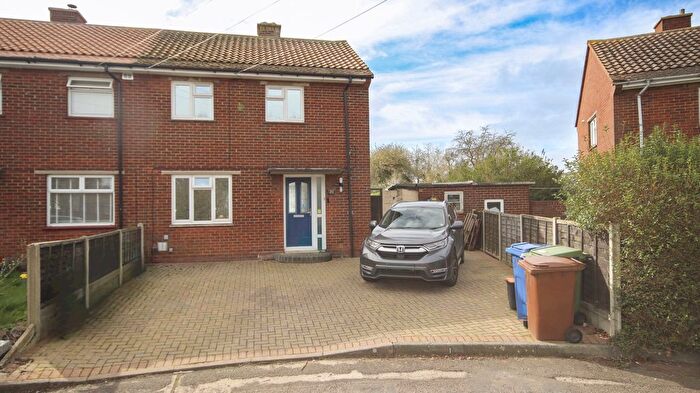 2 Bedroom Semi Detached House For Sale In Swanstree Avenue, Sittingbourne, ME10
