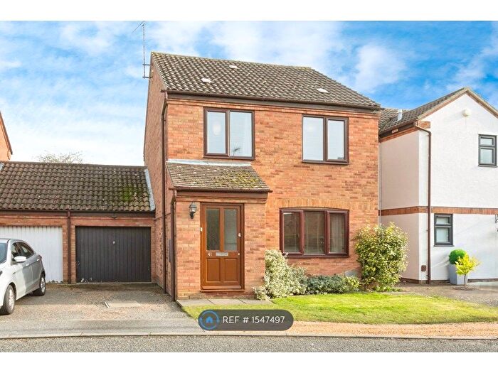 3 Bedroom Semi-Detached House To Rent In Salisbury Grove, Giffard Park, Milton Keynes, MK14