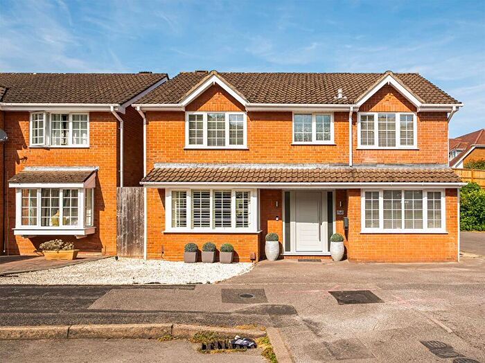 4 Bedroom Detached House For Sale In Eden Road, West End, Southampton, Hampshire, SO18