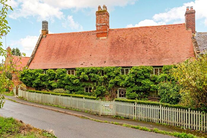 4 Bedroom House For Sale In Wardington, Oxfordshire, OX17