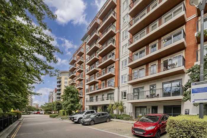 Studio To Rent In Beaufort Square, London, NW9