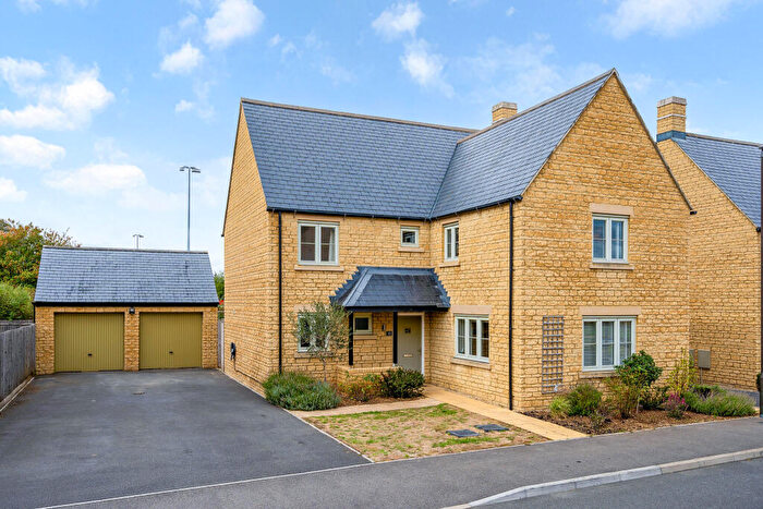 5 Bedroom House For Sale In Trubshaw Way, Fairford, GL7