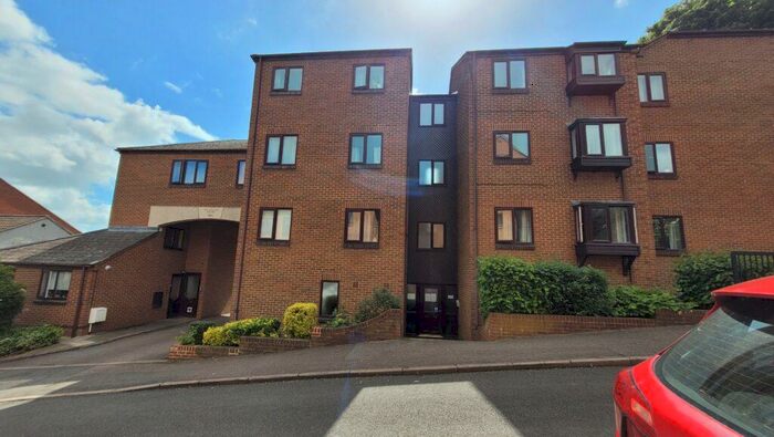 2 Bedroom Apartment To Rent In Hollies Court, Banbury, Oxon, OX16