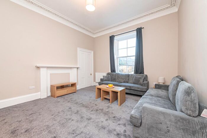 3 Bedroom Flat To Rent In Maderia Street, Edinburgh, EH6