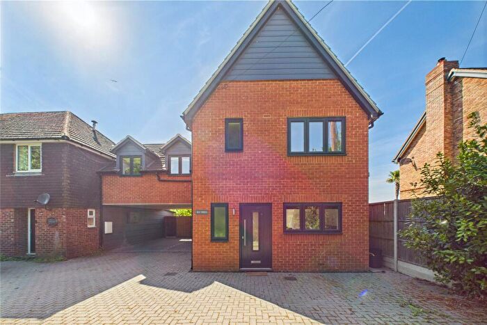 4 Bedroom Link Detached House For Sale In Mill Lane, Sindlesham, Wokingham, Berkshire, RG41