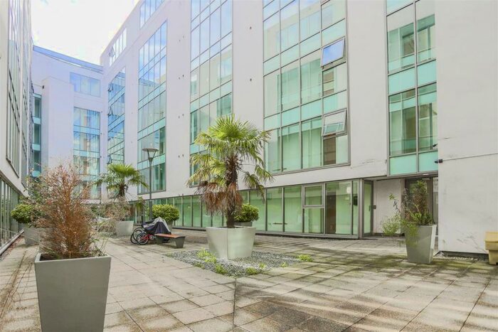 2 Bedroom Apartment To Rent In Ludgate Hill, Manchester, M4
