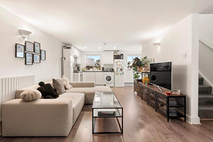 1 Bedroom Flat To Rent In Este Road, Little India, SW11