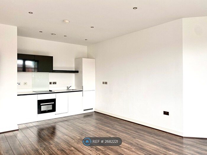 2 Bedroom Flat To Rent In Pope Street, Birmingham, B1
