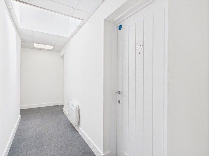 1 Bedroom Flat To Rent In London Road, Waterlooville, PO8