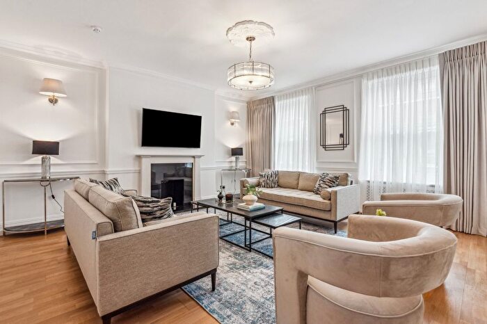 4 Bedroom Flat To Rent In Gloucester Place, Marylebone, W1U